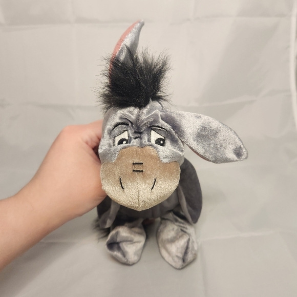 8" Walt Disney World Winnie the Pooh in Eeyore costume Limited Edition Plush - Picture 4 of 9